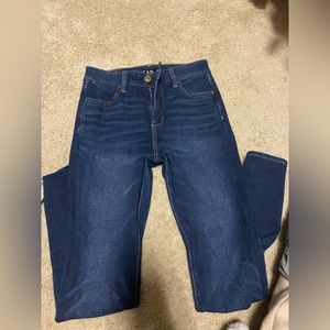 American Eagle Size 2 stretchy Dream Jean high rise